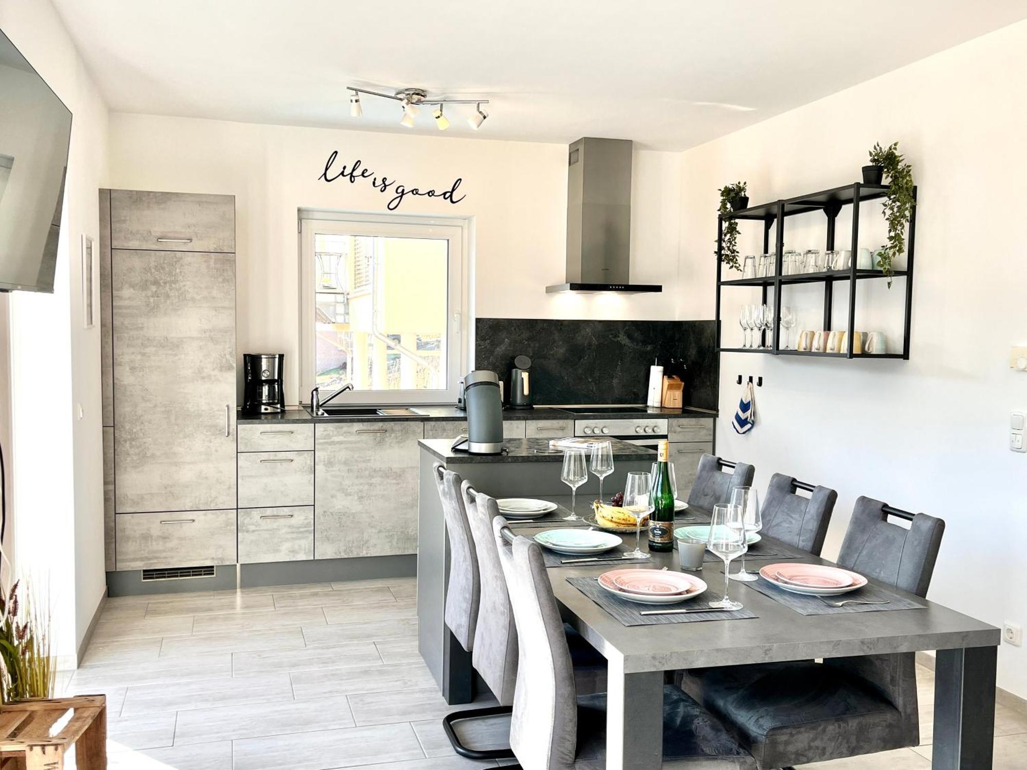 Ferienwohnung Moseltraum, 1-6 Pers, Mit 3 Schlafzimmer Und Panoramabalkon Müden Exterior foto