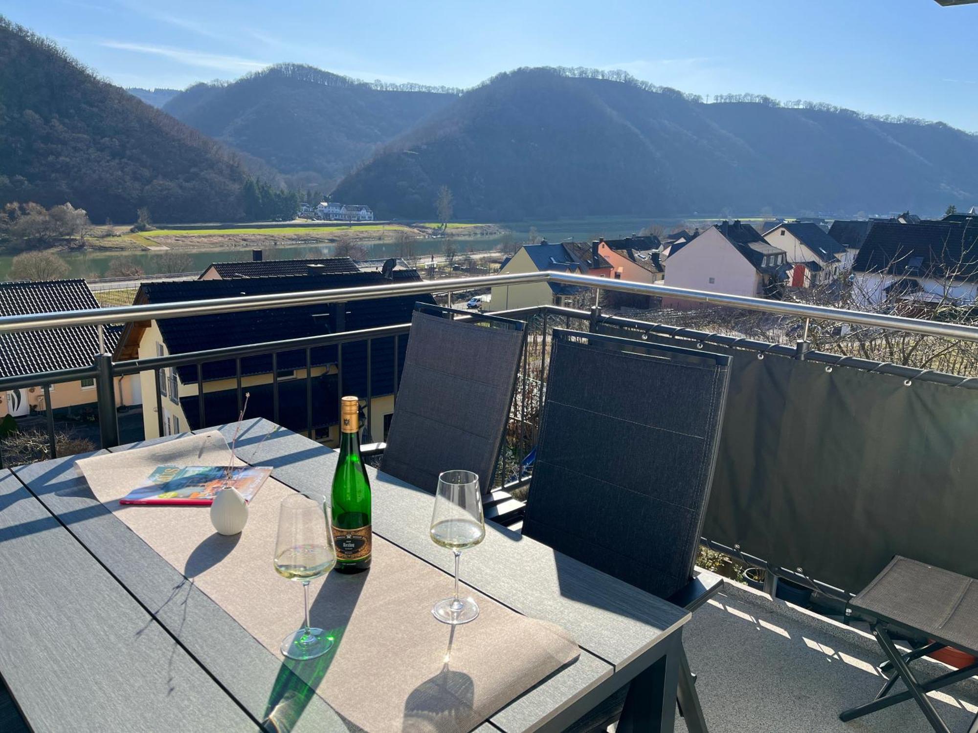 Ferienwohnung Moseltraum, 1-6 Pers, Mit 3 Schlafzimmer Und Panoramabalkon Müden Exterior foto