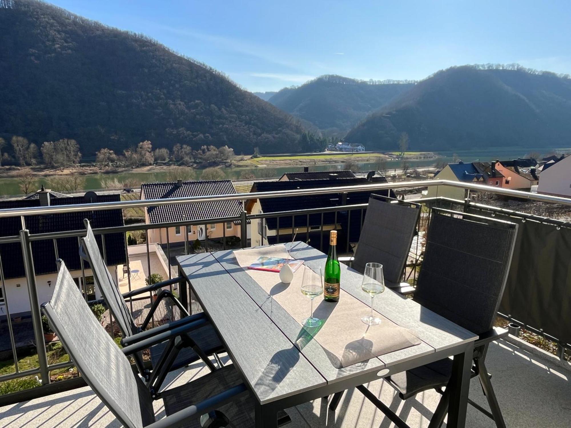 Ferienwohnung Moseltraum, 1-6 Pers, Mit 3 Schlafzimmer Und Panoramabalkon Müden Exterior foto